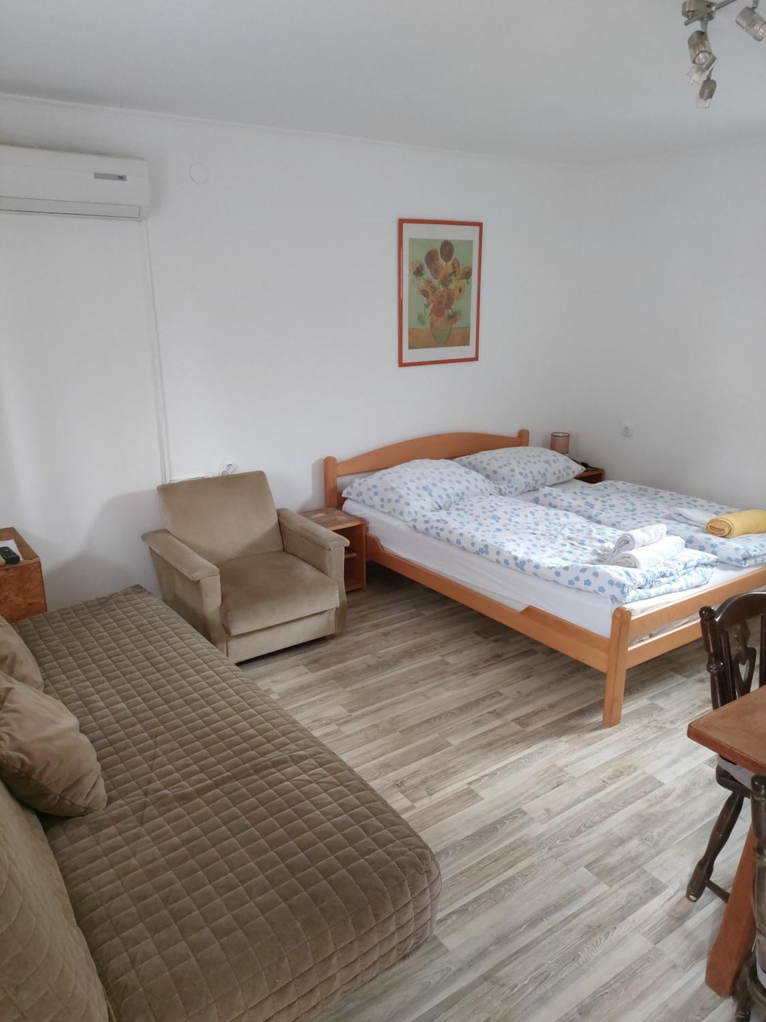 Joky Katona Rooms & Apartments Palić Esterno foto